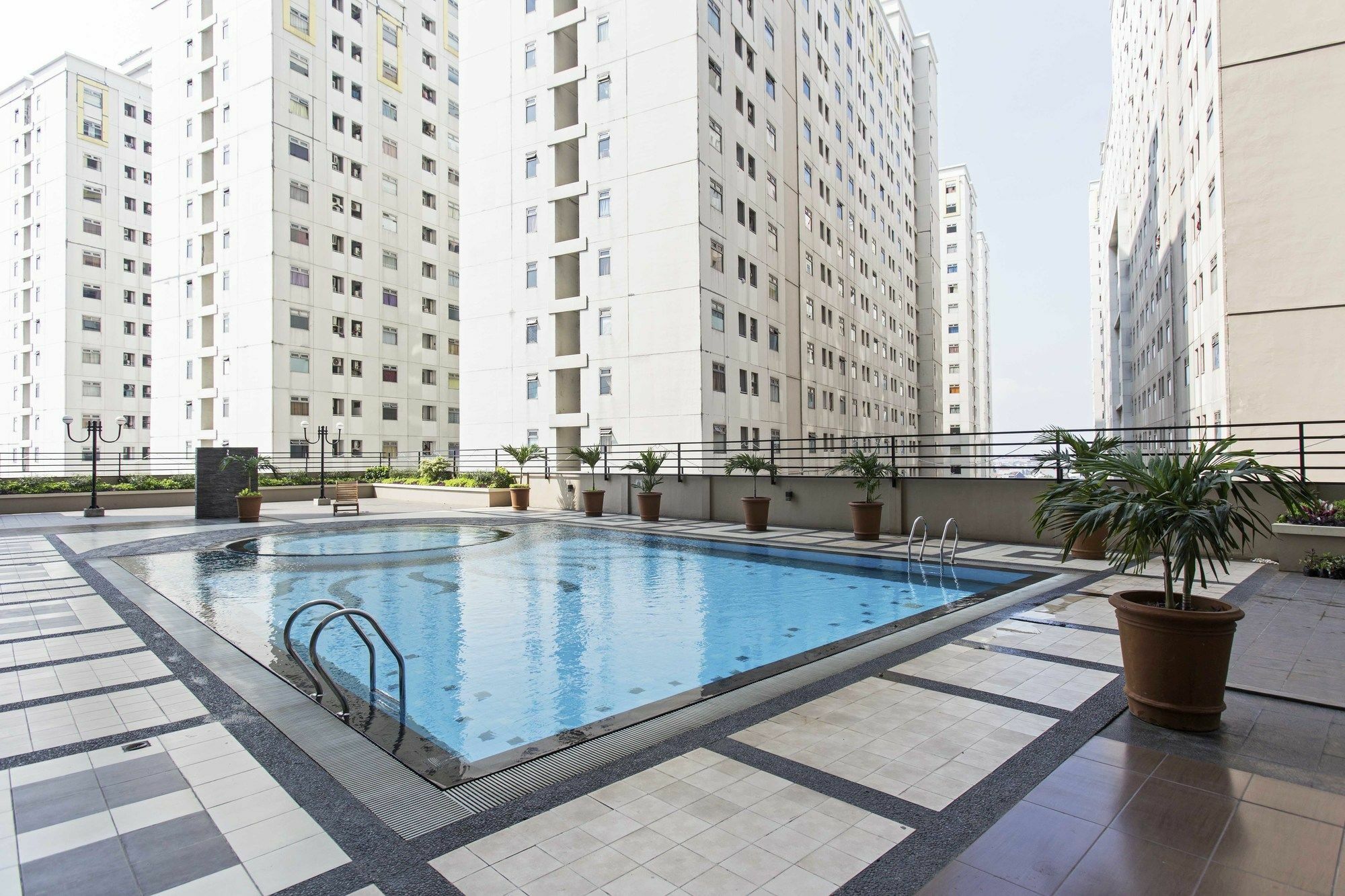 Reddoorz Apartment @ Pegangsaan Kelapa Gading 3 Jakarta Exterior foto